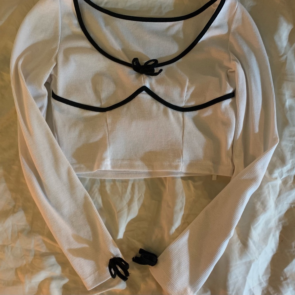 Laced Bow Long Sleeve T-shirt
